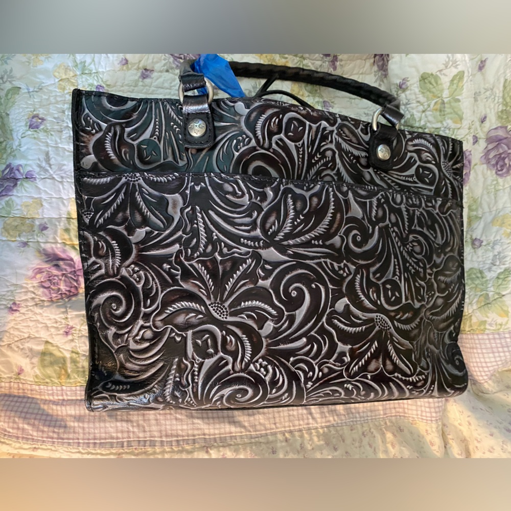 Patricia Nash Black and White crossbody Bag. Has not been used same condition. - Picture 2 of 9